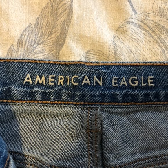 Womens Size 4 American Eagle Mom jeans - Picture 7 of 9